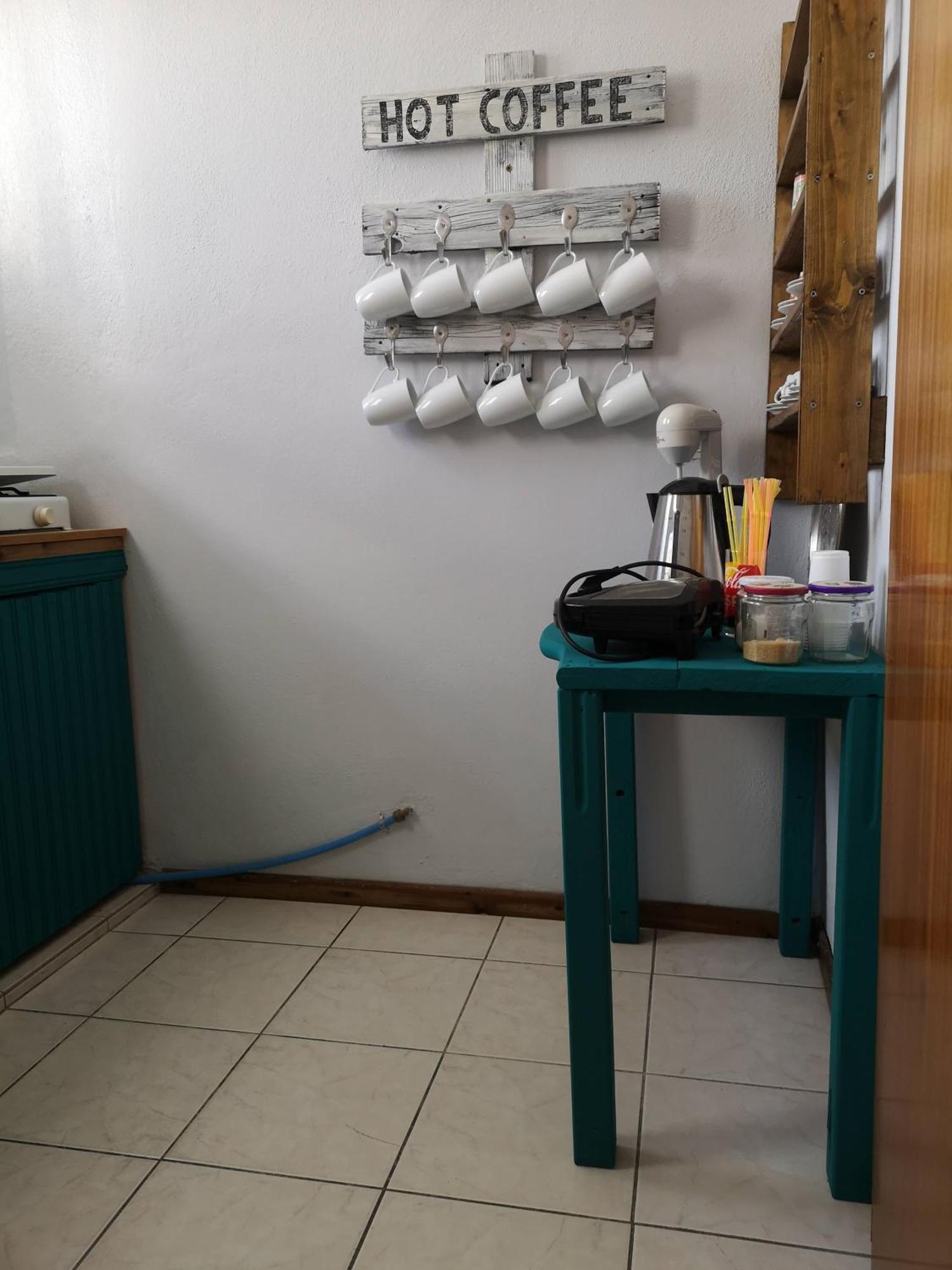 Arleta'S Sunny Guesthouse Принос Екстериор снимка