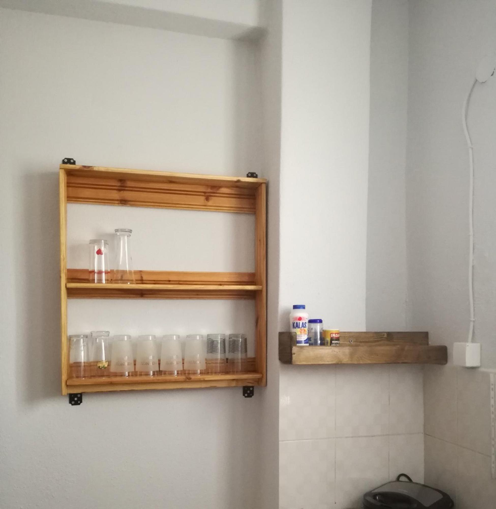 Arleta'S Sunny Guesthouse Принос Екстериор снимка
