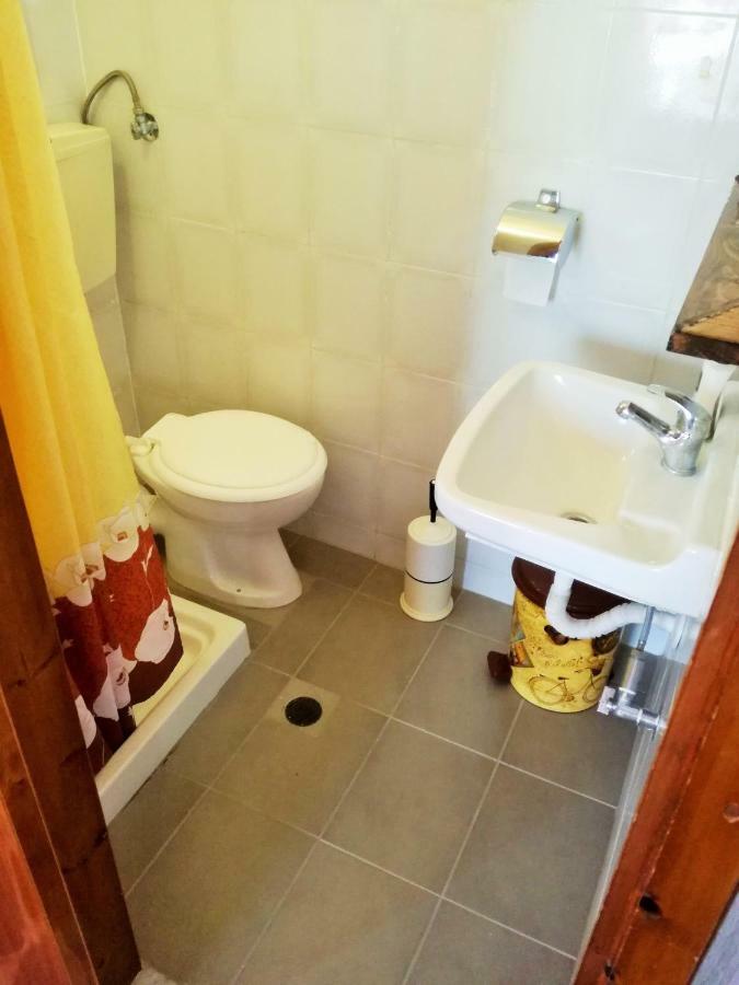 Arleta'S Sunny Guesthouse Принос Екстериор снимка